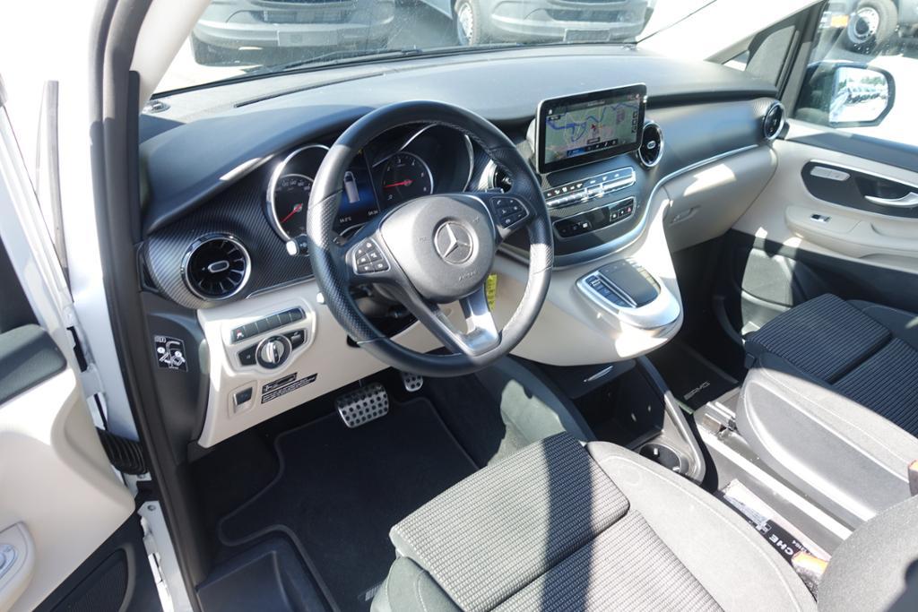 Mercedes-Benz V 220