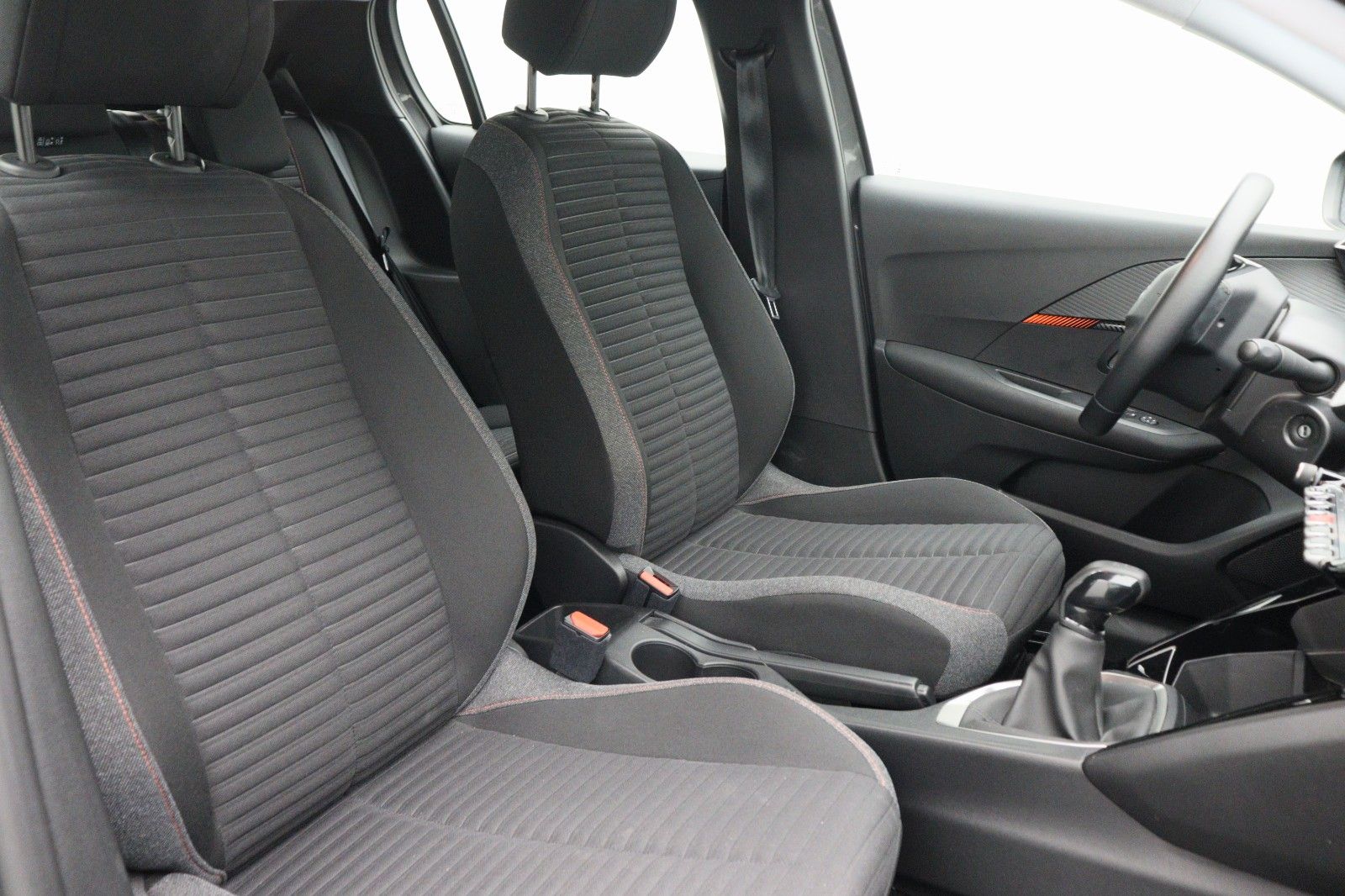 Fahrzeugabbildung Peugeot 208 1.2 Active