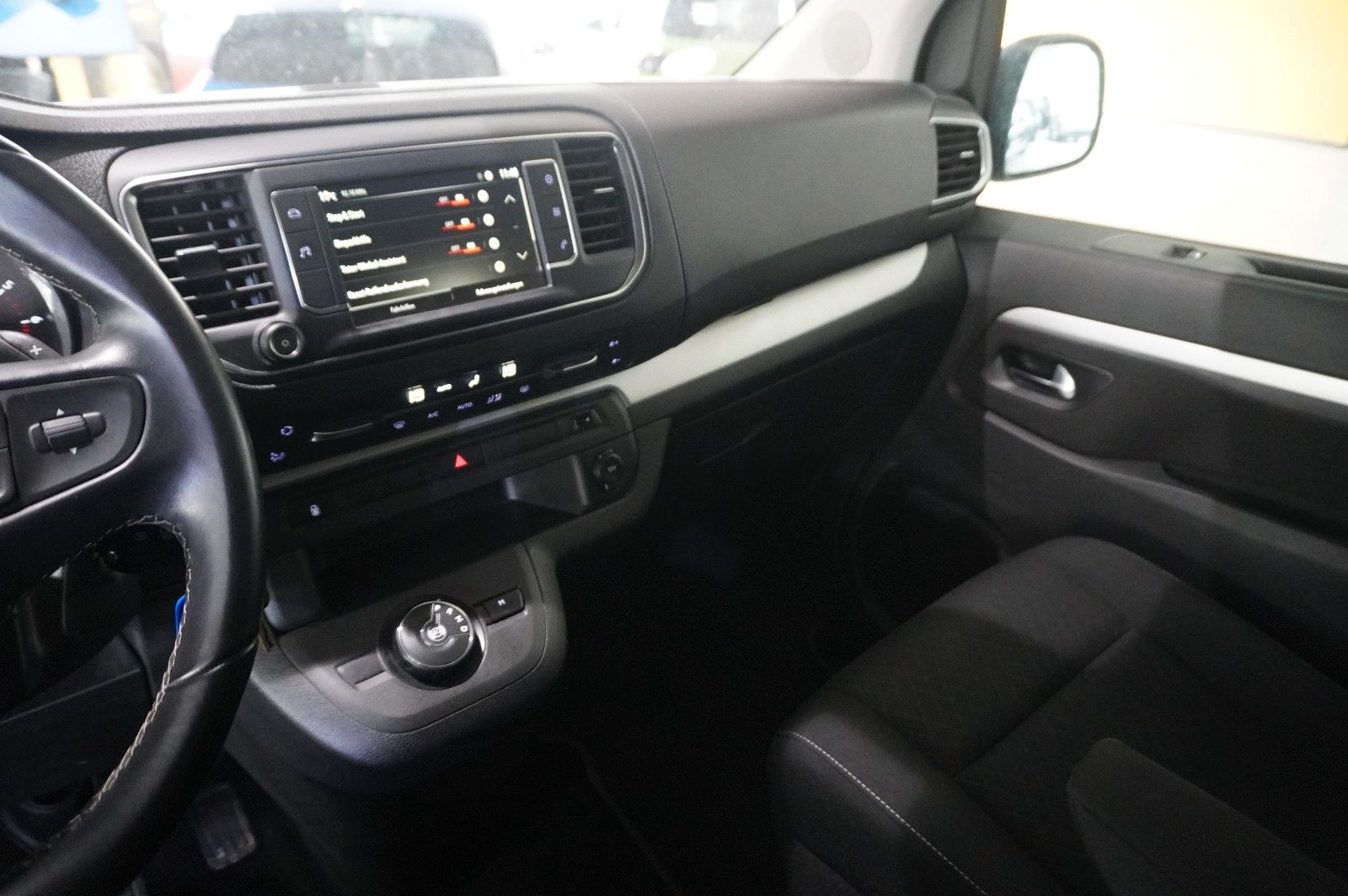 Fahrzeugabbildung Opel Zafira Life 2.0D "L" EDIT. 8-SITZE NAVI/LED/AHK