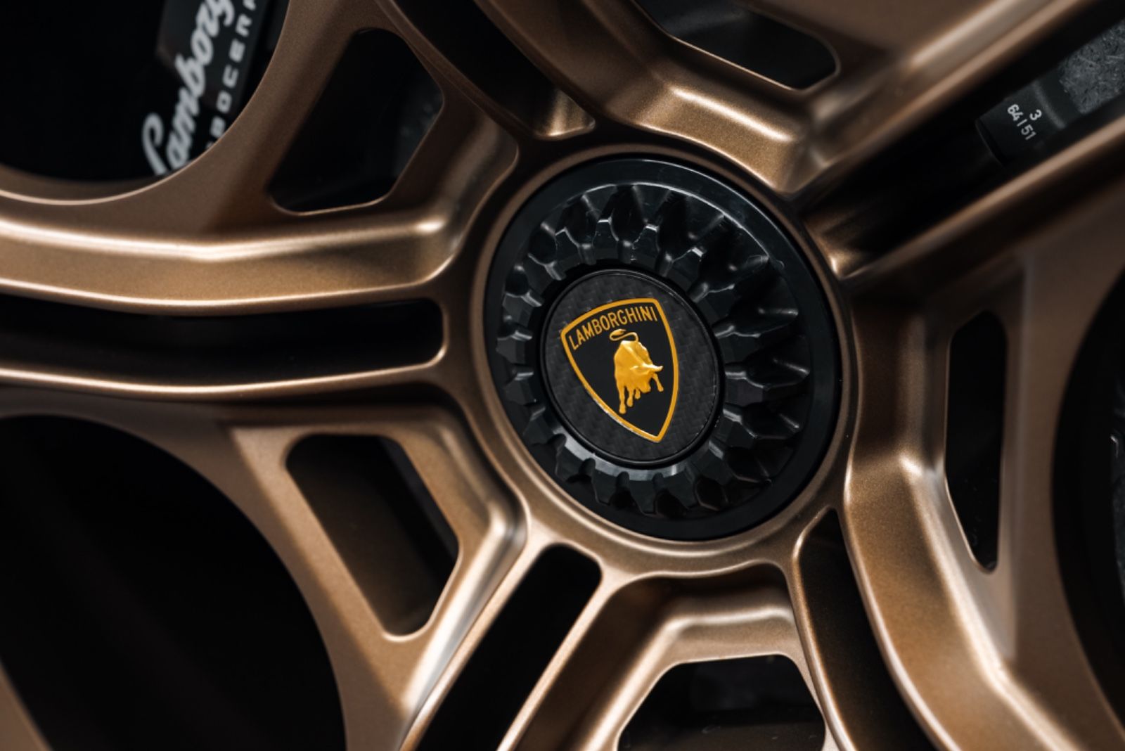 Fahrzeugabbildung Lamborghini Countach LPI 800-4 1of112/CARBON/LIFT