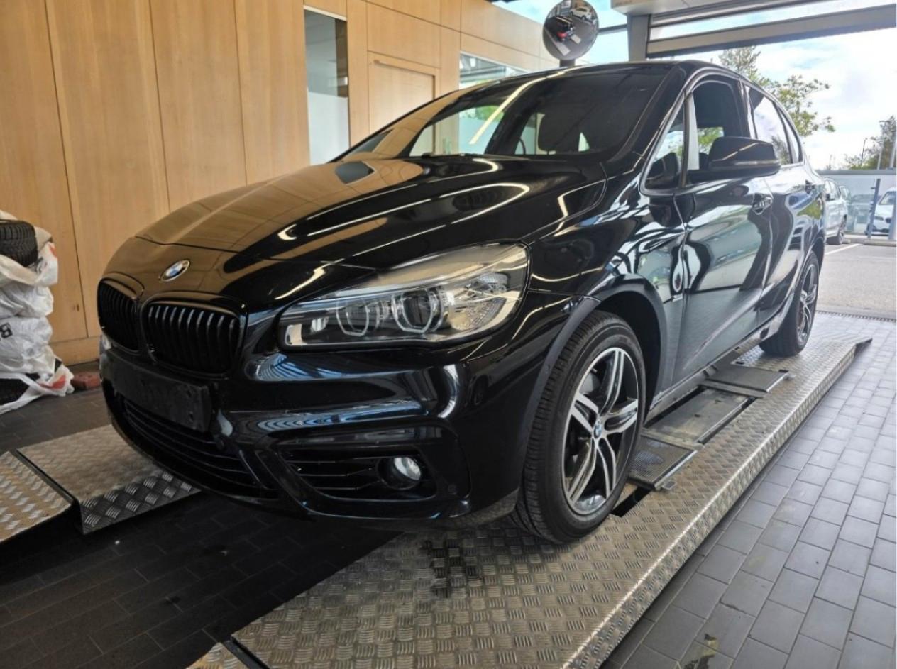 BMW 220i Active Tourer Sport Line AHK LED CAM