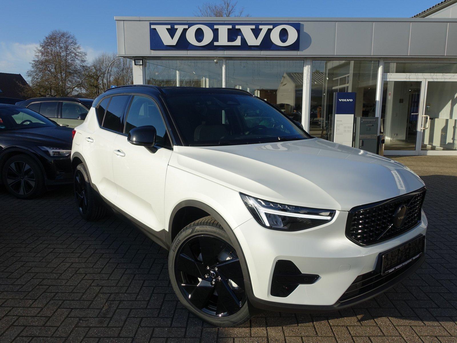 Volvo XC40 Black Edition Plus B3/E-Sitze/H&K