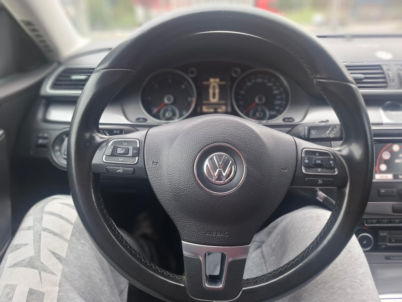 Volkswagen Passat 2011 — photo 17
