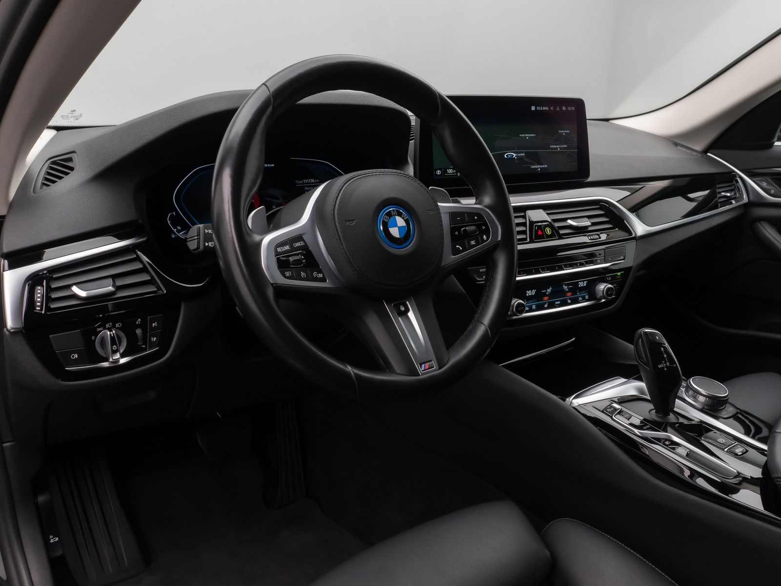 Fahrzeugabbildung BMW 530e xD Kamera Komfort DisplKey Alarm