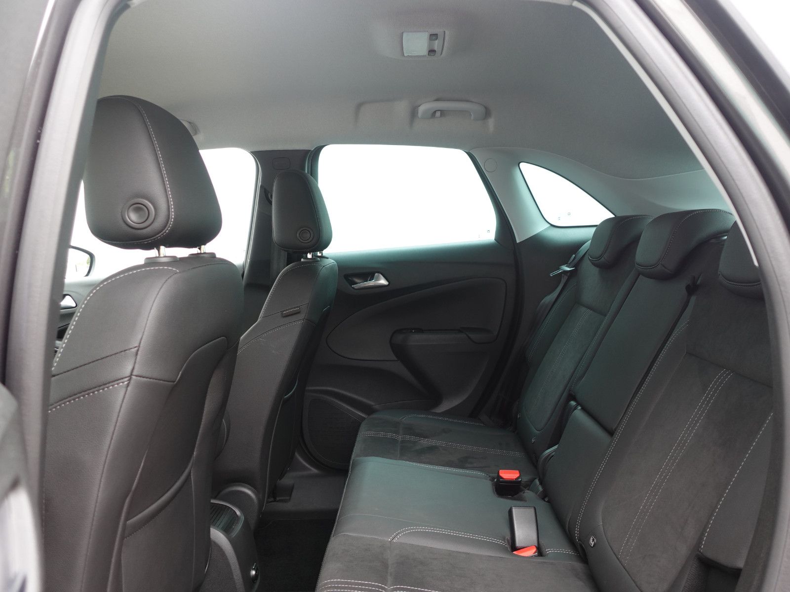 Fahrzeugabbildung Opel Crossland 1.2 Ultimate Sitzh.,Navi,Kamera,PDC
