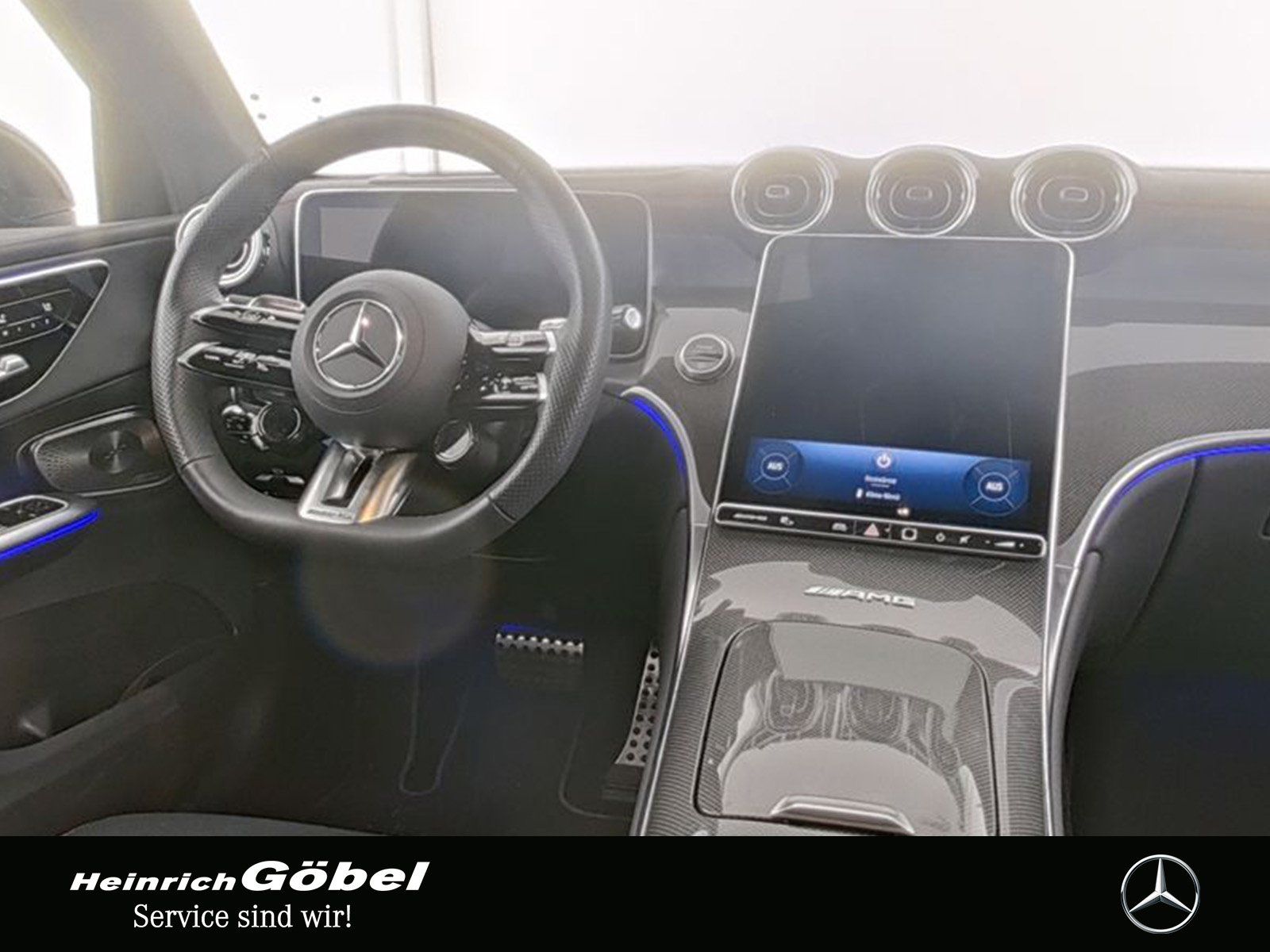 Fahrzeugabbildung Mercedes-Benz GLC 43 AMG PANO+AHK+FAHRASSIST+NIGHT+SITZKLIMA