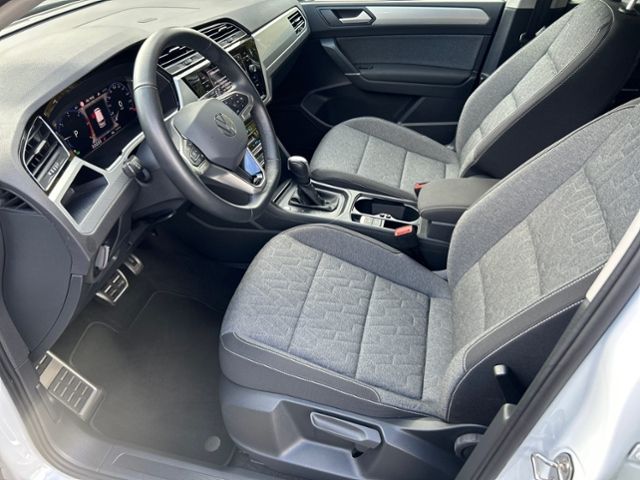 Fahrzeugabbildung Volkswagen Touran 2.0 TDI MOVE NAVI SIDE-ASSIST LIGHT-ASSIS