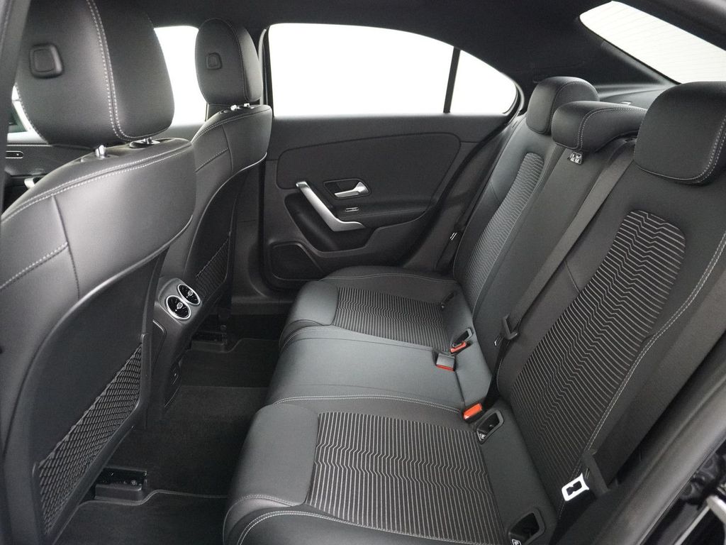Mercedes-Benz A 180 Limousine Luxury Line | Achteruitrij kamer