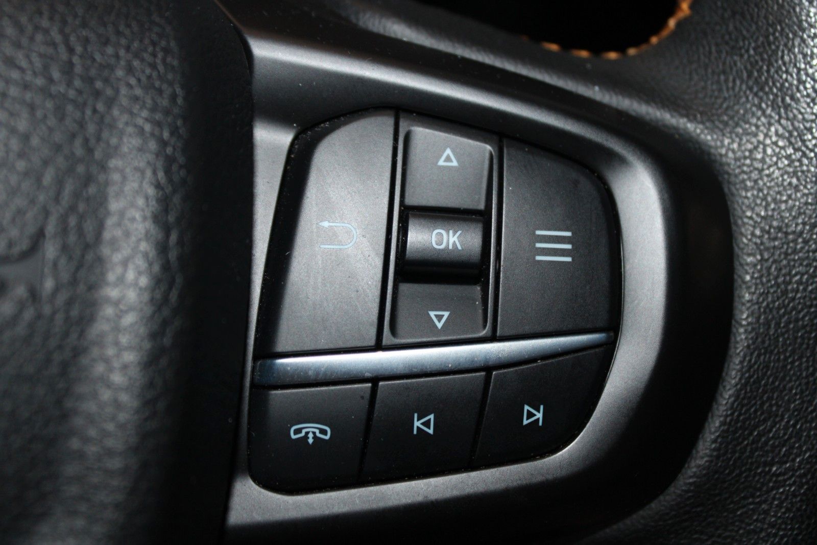 Fahrzeugabbildung Ford Ranger Wildtrak Automatik AHK Leder ACC CAM B&O