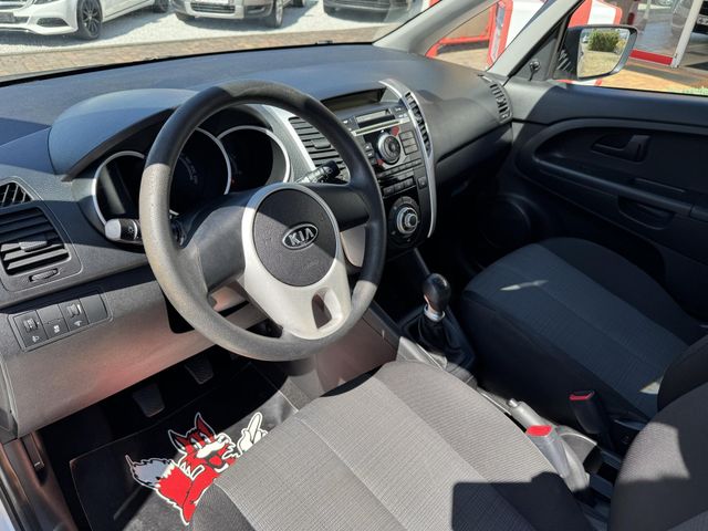 KIA Venga — Foto 17