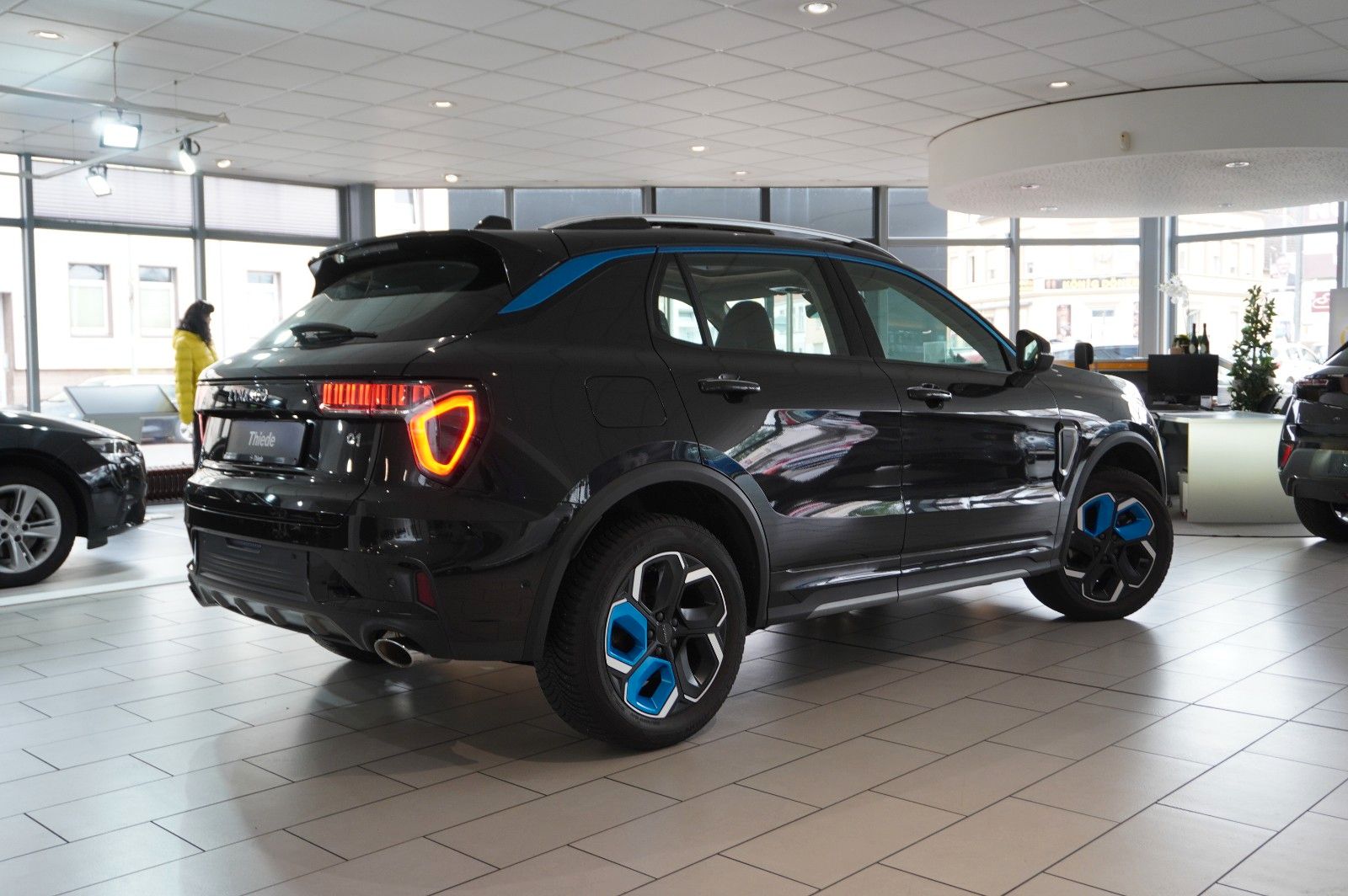 Fahrzeugabbildung Lynk&Co 01 1.5T HEV HYBRID NAVI/LED/SPORT/VIRT./PANO/DAB