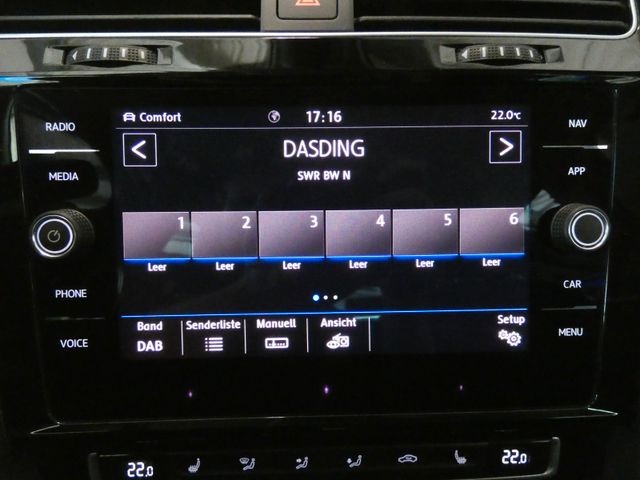 Golf VII 2.0 TDI IQ.DRIVE R-LINE DSG ACC STHZ