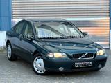 Volvo S60 2.4 AUT.*LEDER*PDC*MFL*SHZ*TEMP*1HD*TOP*EU4 - Volvo S60: 4t