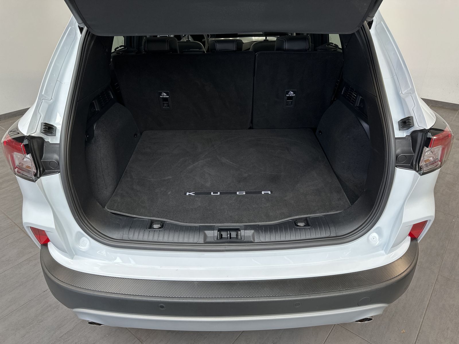 Fahrzeugabbildung Ford Kuga 2.5 Duratec PHEV Titanium X NAV+LED+PANO+PP