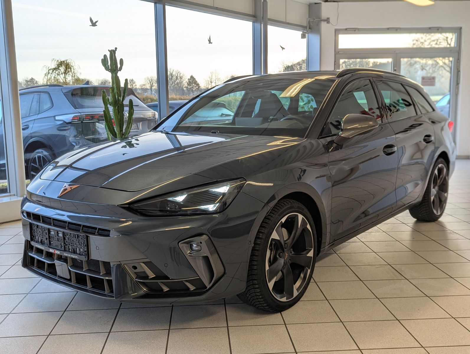 CUPRA Leon 2.0 TDI Intelligent-Dynamic-Edge-Pake Cam - Image 3