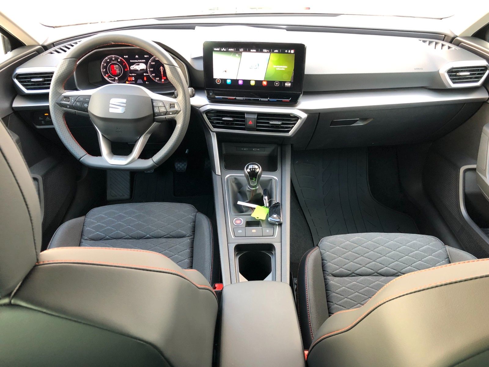 Fahrzeugabbildung SEAT Leon Sportstourer 1.5 eTSI FR *DSG *AHZV
