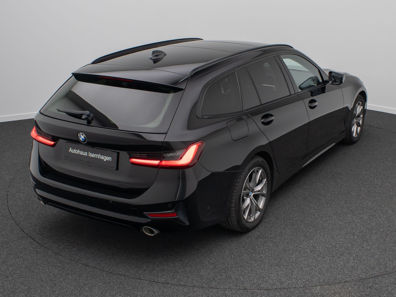 Fahrzeugabbildung BMW 330i Sport Line Panorama Kamera DAB H/K Stop&Go
