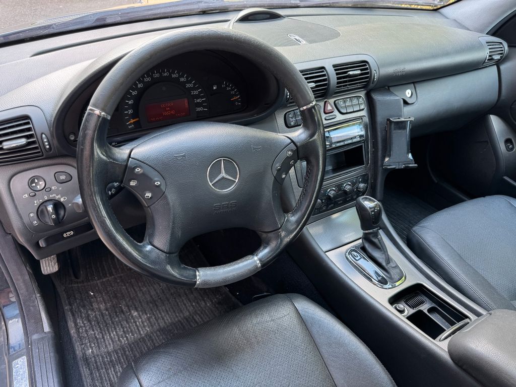 Mercedes-Benz C 320 V6 Automatik Lim.,Klima,Leder,AHK,Sitzhzg