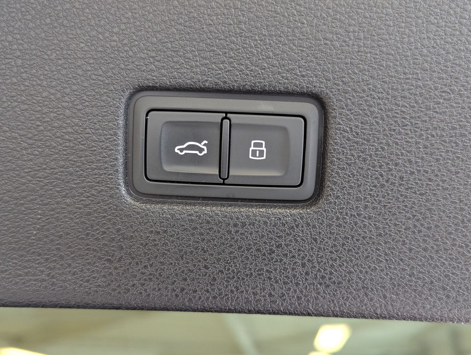 AUDI Q8 50 TDI qu. 3x S-Line HUD Matrix Pano ACC AHK - Image 19