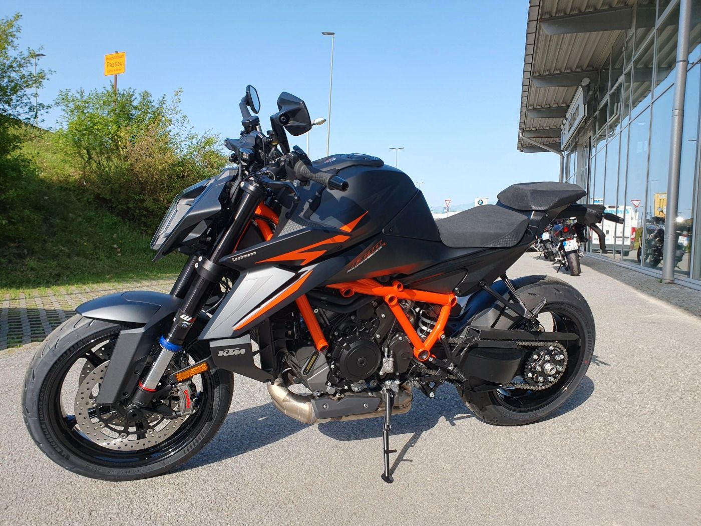 Fahrzeugabbildung KTM 1390 Super Duke R 2024