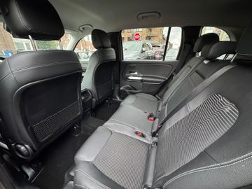 Mercedes GLB 180 - 9