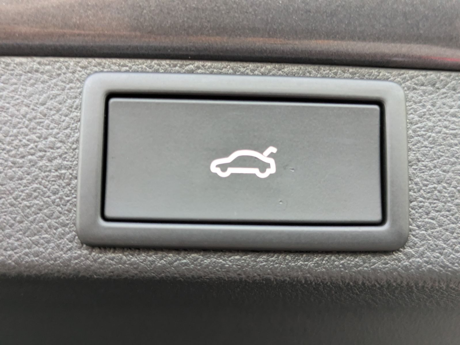 Fahrzeugabbildung SKODA Octavia 1.5 DSG Sportline PANO*MATRIX*AHK*5J.GAR