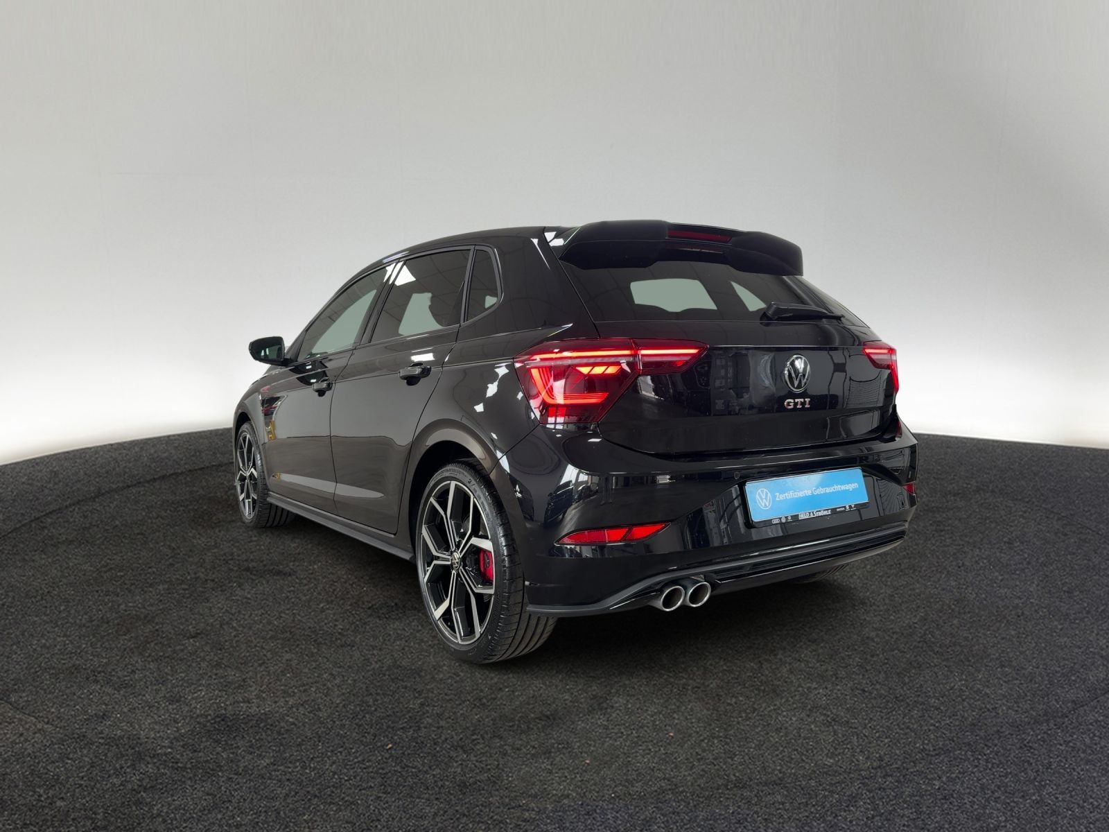 Volkswagen Polo GTI 2.0 TSI DSG 18 IQ.LED NAVI KAM TRAVEL foto 3