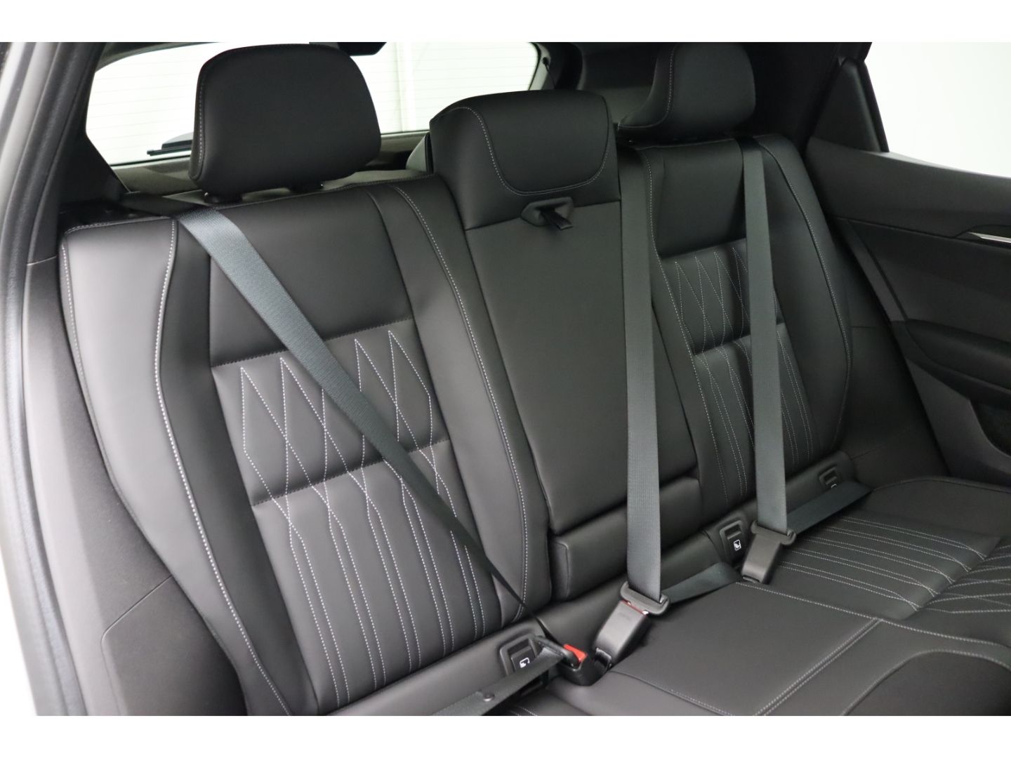 Fahrzeugabbildung Mitsubishi Eclipse Cross Diamant Top 11 KW LUXURY-Paket