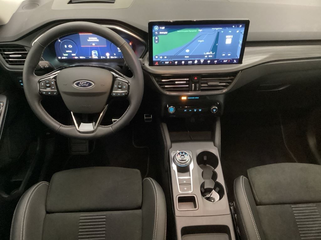 Fahrzeugabbildung Ford Kuga Plug-In Hybrid Active X HUD Navi Digitales