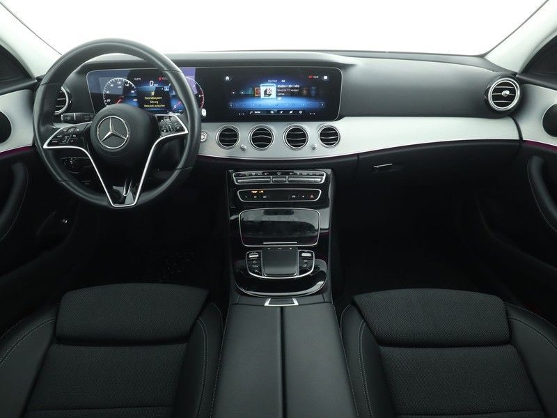 Fahrzeugabbildung Mercedes-Benz E 220 T d AVANTGARDE, Standheizung, MBUX Premium