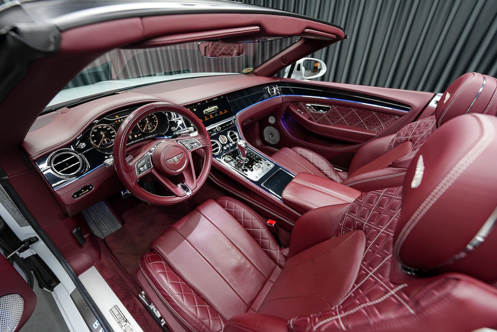 Fahrzeugabbildung Bentley Continental GTC 100years FirstEdition W12 CARBON