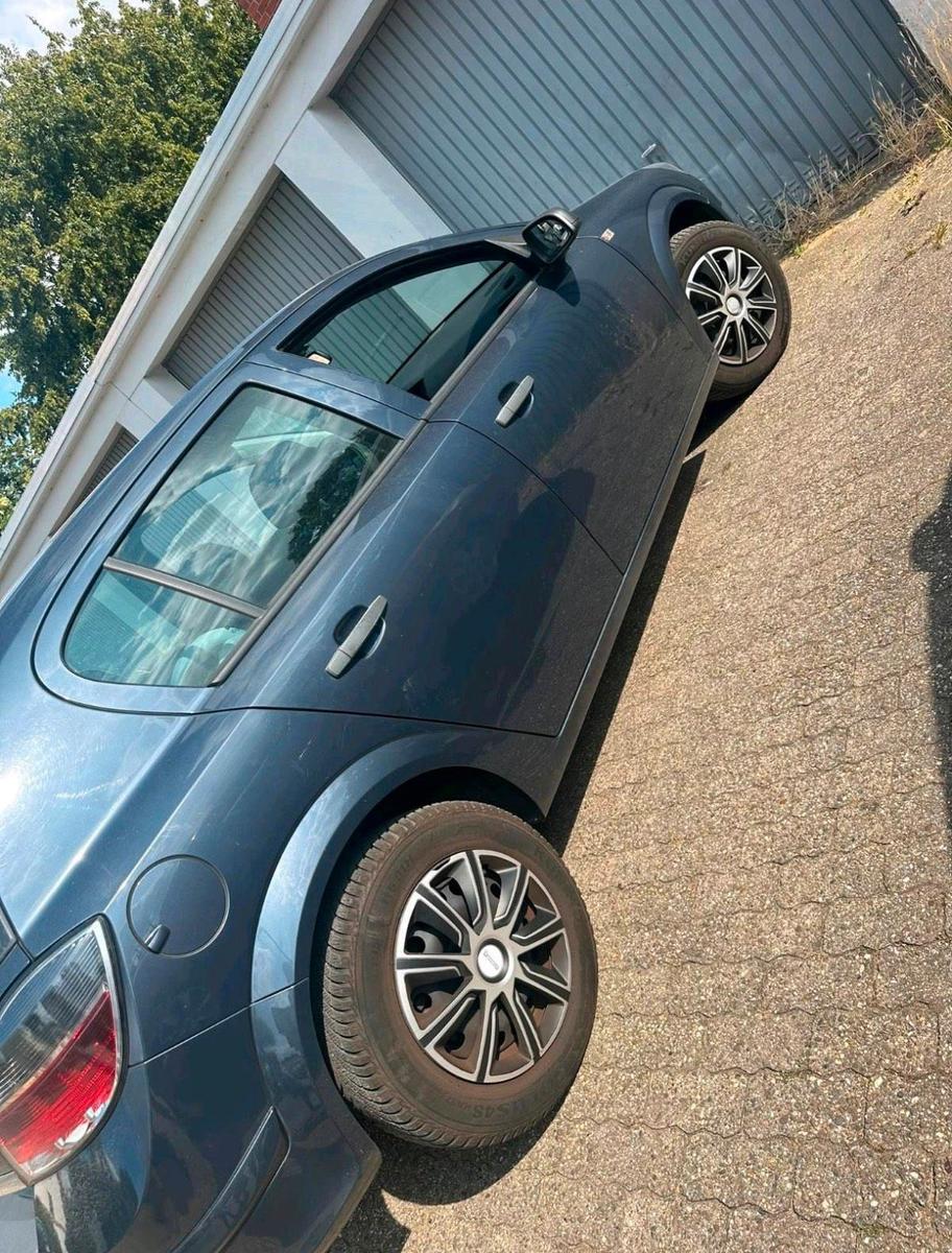 Opel Astra 2009 — photo 7