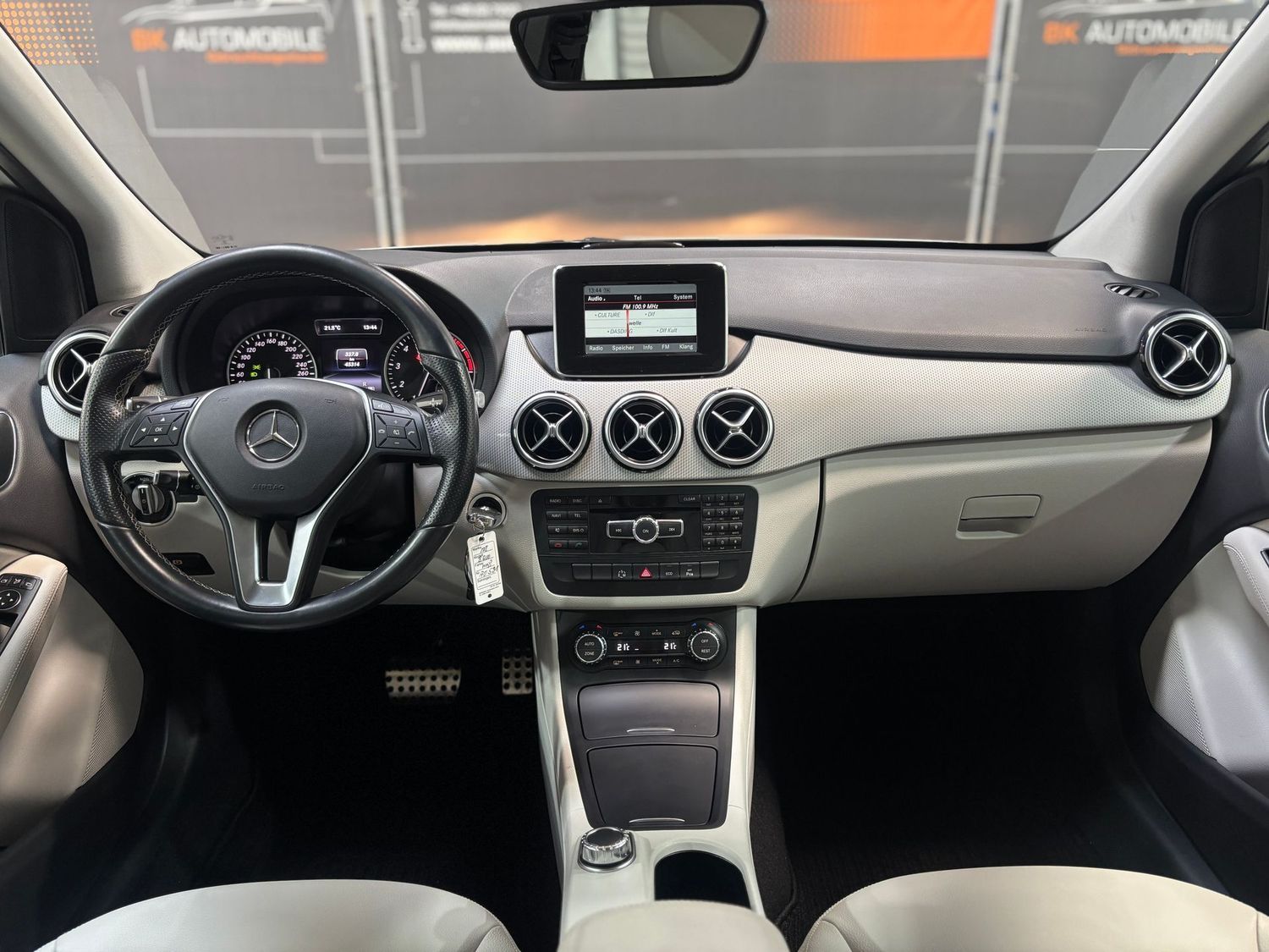 Fahrzeugabbildung Mercedes-Benz B 200 Automatik#Leder#Klima#Tempomat