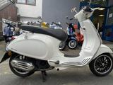 Vespa Sprint 125 ABS LED USB Mit Auto B196 fahrbar - VESPA WEIß