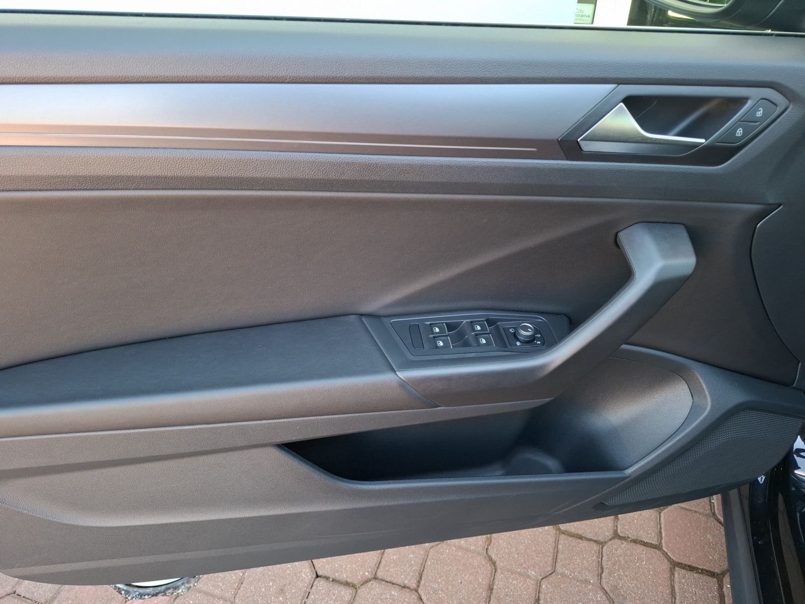 Fahrzeugabbildung Volkswagen T-Roc Cabriolet TSI R-line DSG LED AID ACC PDC S
