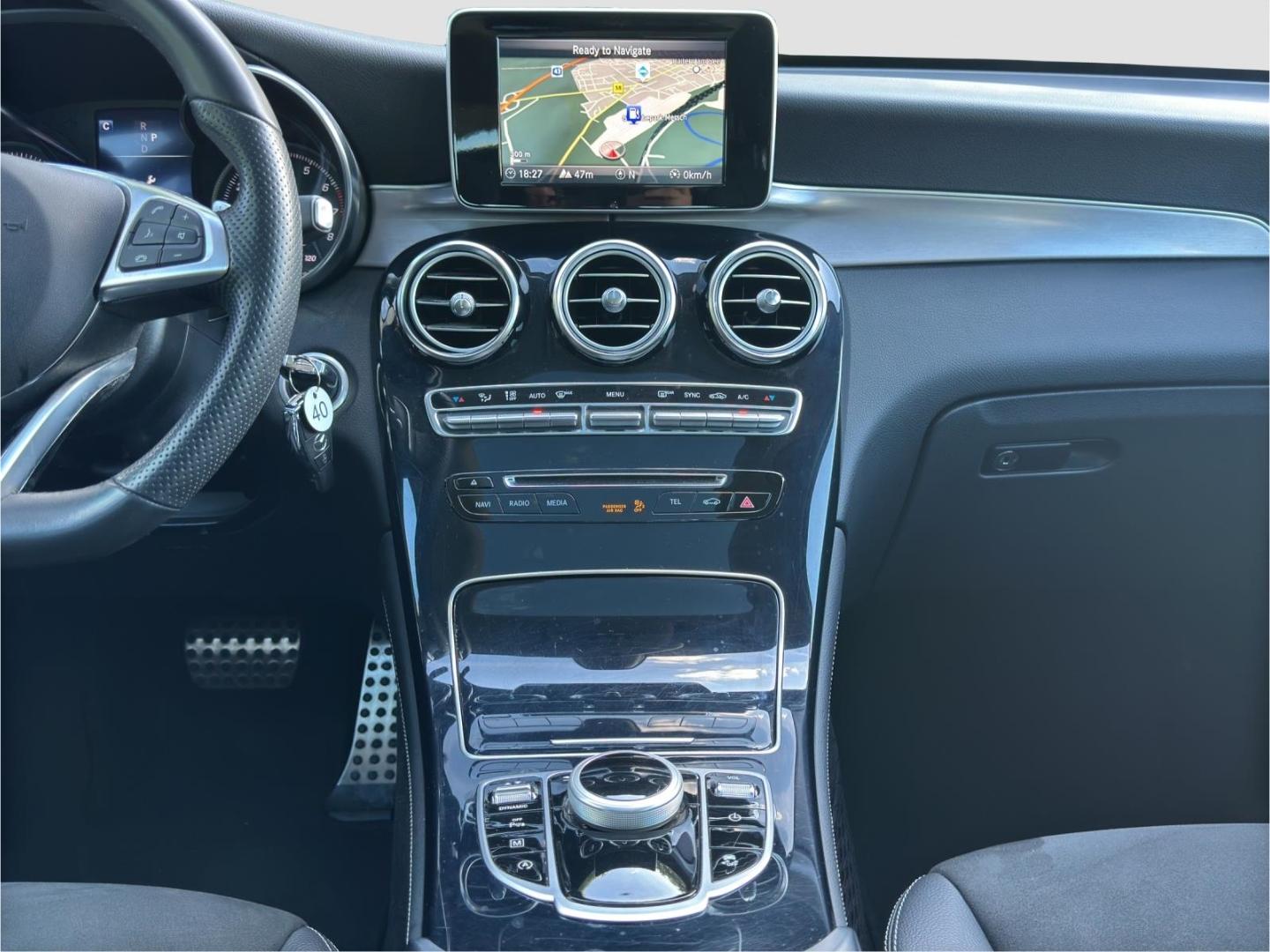 Mercedes-Benz GLC 250 4Matic 9G AMG LED Panorama *Garantie*