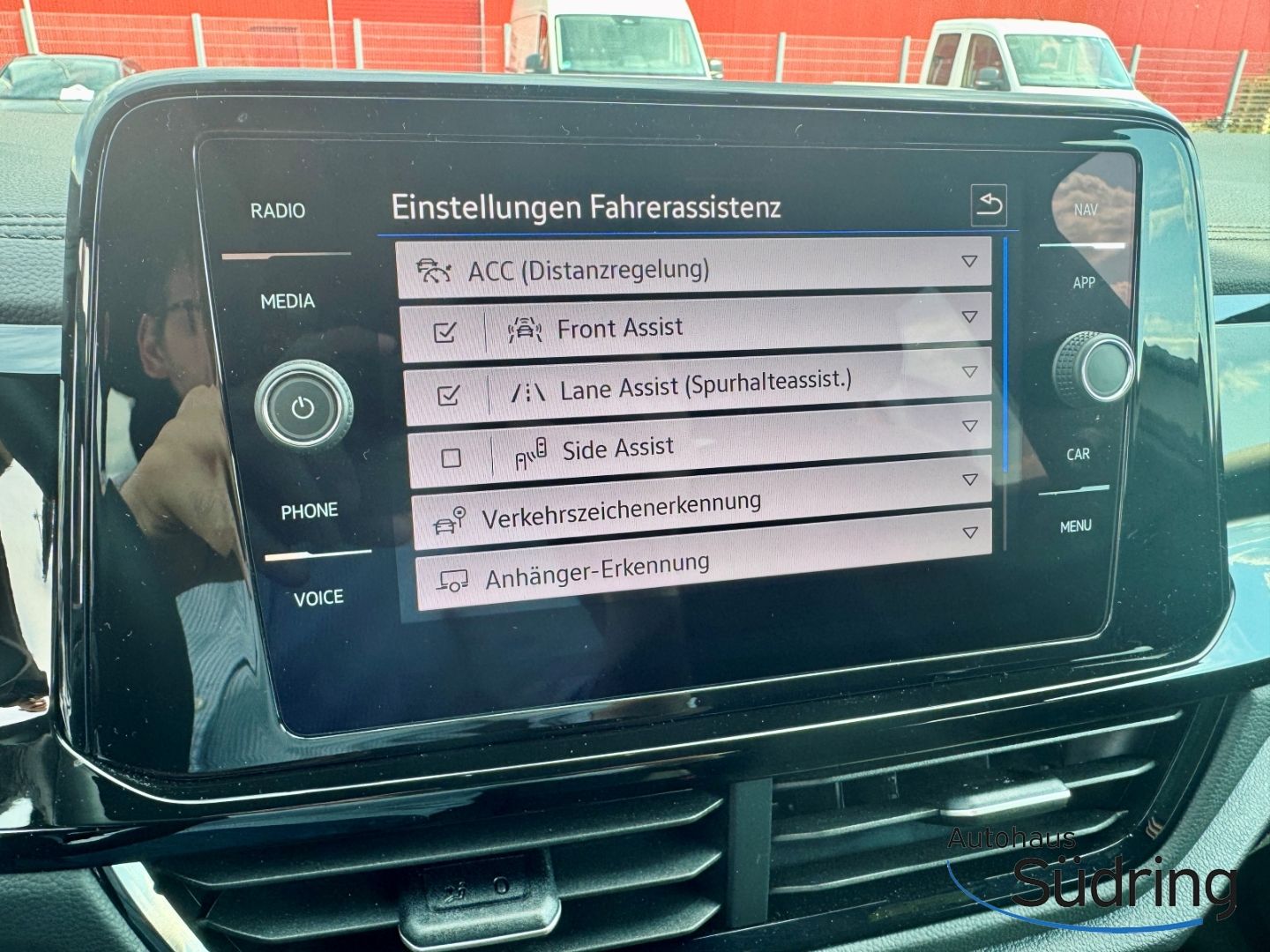 T-Roc 1,5 TSI R-Line DSG BlackStyle AHK Rückfk.