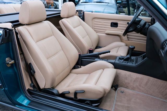 Fahrzeugabbildung BMW 318i Cabrio/Leder beige/90% Erstlack/Sammler