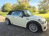 MINI Cooper S Cabrio, Bi-Xenon, 8-fach bereift 