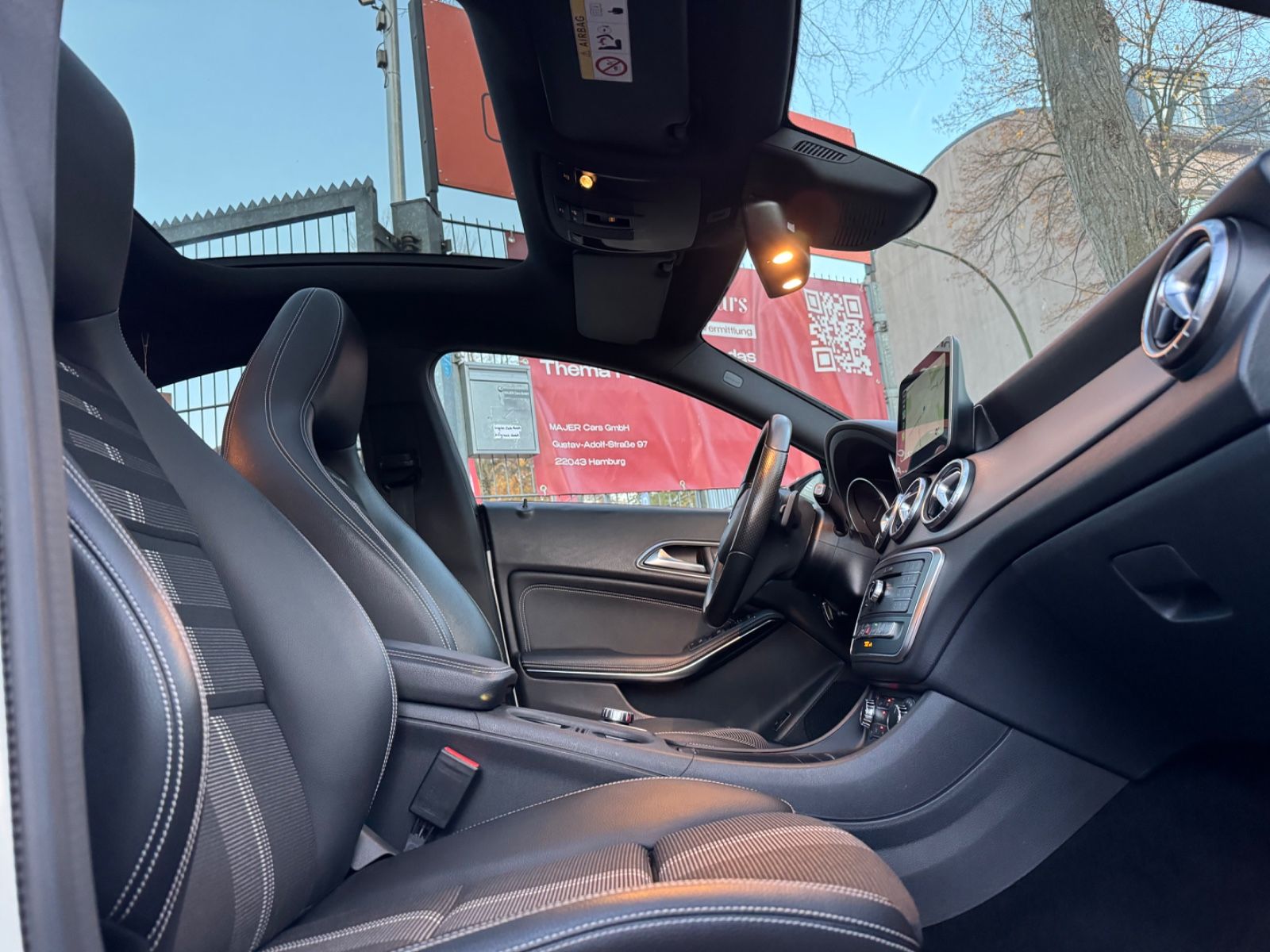 Fahrzeugabbildung Mercedes-Benz CLA 180*PANO*LED*CARPLAY*CAM*NAVI