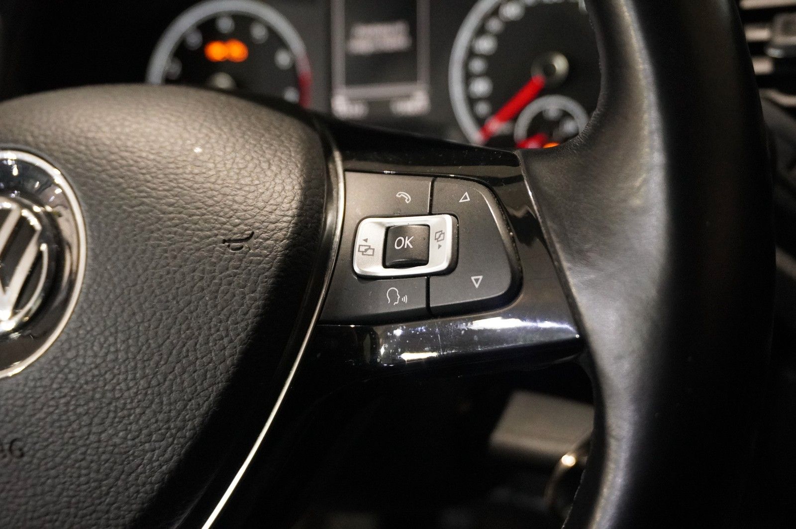 Fahrzeugabbildung Volkswagen T-Roc 1.0 TSI NAVI/LED/SHZ/PDC/NEBEL/KLIMA/DAB+