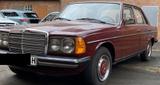 Mercedes-Benz 200 - rote Mercedes-Benz 200