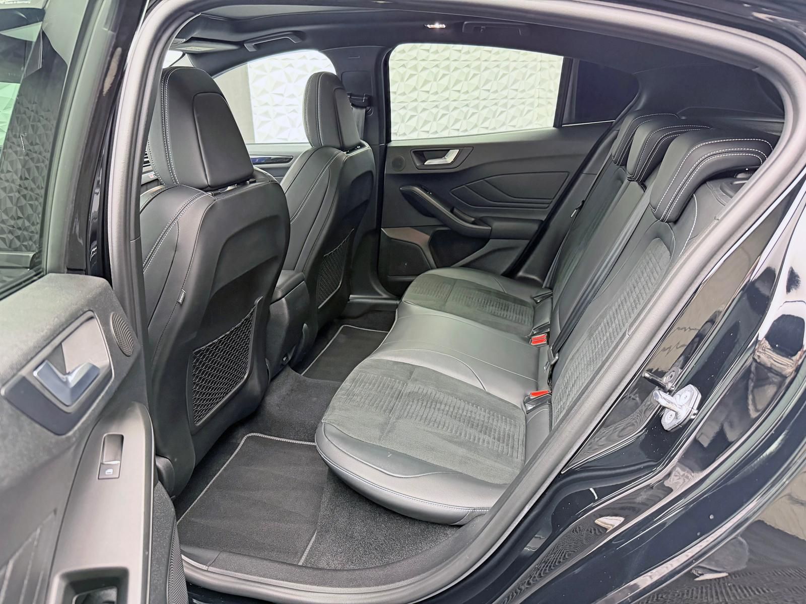 Fahrzeugabbildung Ford FOCUS ST PERFORMANCE/MAXTON/BULLX-MOTORSPORT/B&O