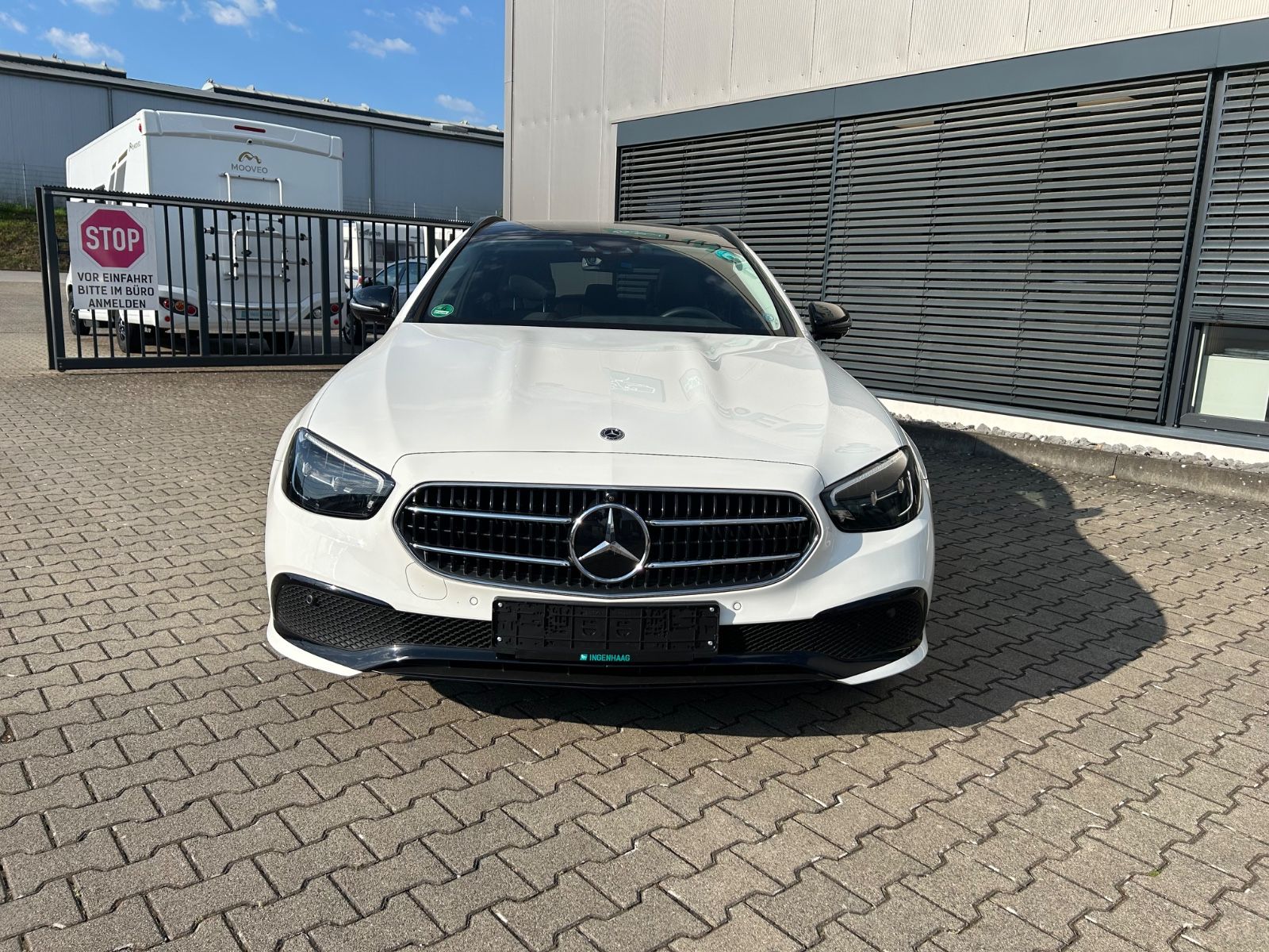 Fahrzeugabbildung Mercedes-Benz E 220  T d  Night Paket Pano Navi Kamera