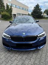 BMW 530d Touring M-Sport AHK 360 Kamera H/K HUD - BMW: Blau, Alcantara, Soundsystem, Kombi