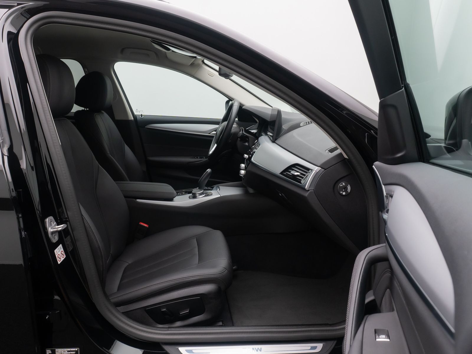 Fahrzeugabbildung BMW 520d xD Alarm Kamera DAB HUD 4xKlima Leder