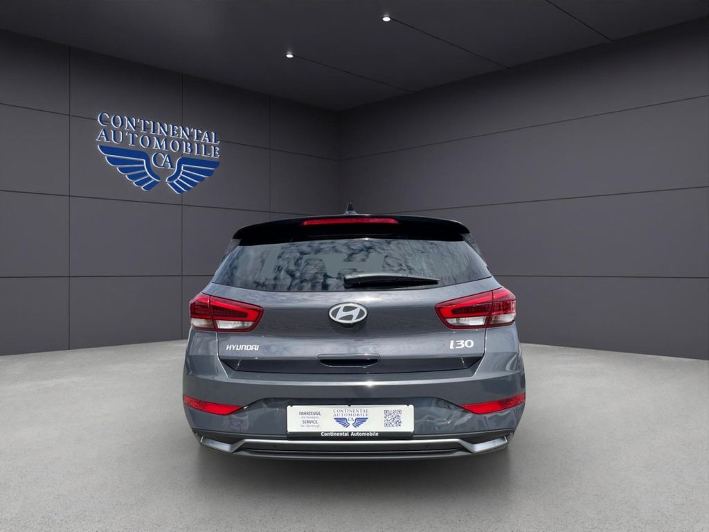 HYUNDAI i30 KLIMA,NAVI,TEMPOMAT,PDC,RFK,AUTOMATIK,BT HYUNDAI i30 KLIMA,NAVI,TEMPOMAT,PDC,RFK,AUTOMATIK,BT
