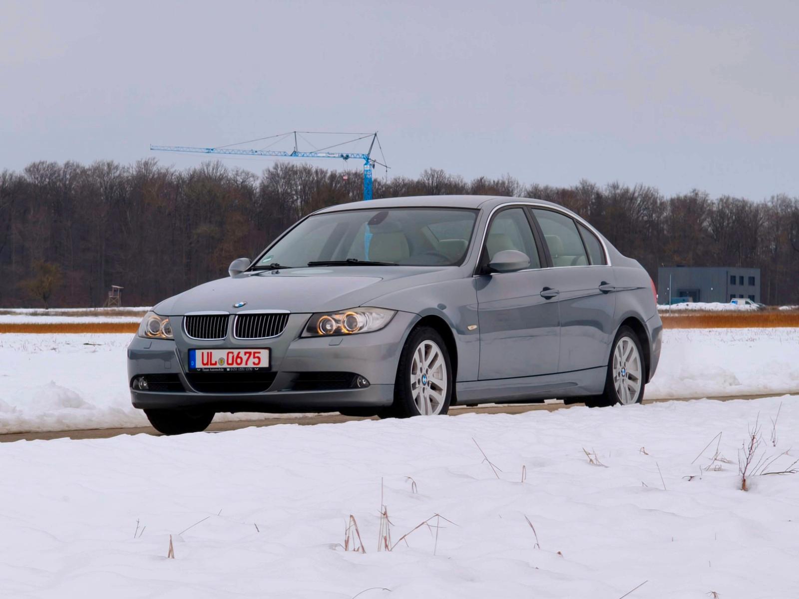 BMW 325i *TÜV NEU* *AHK*