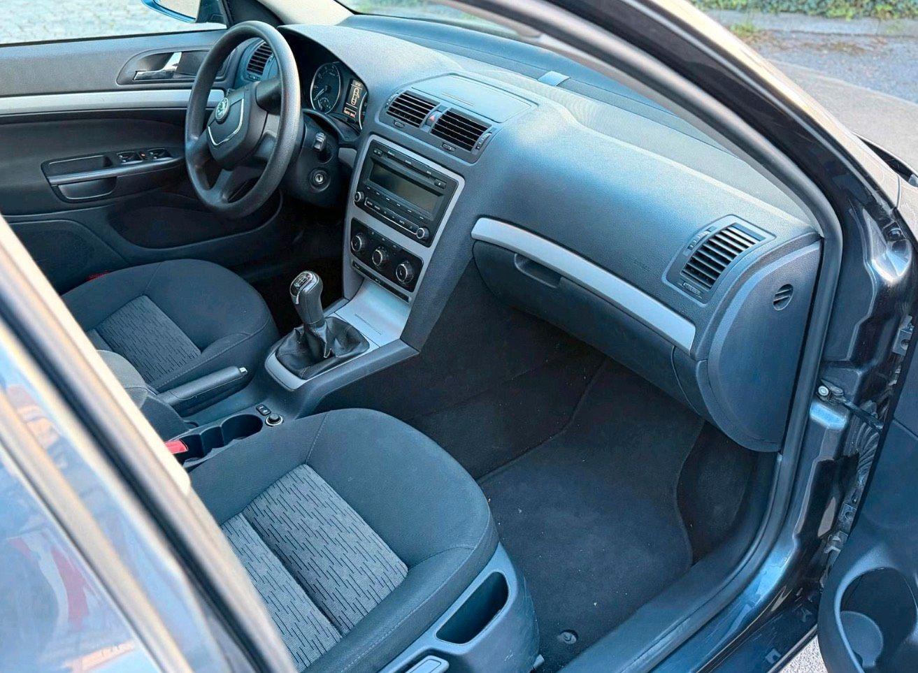 Skoda Octavia 2012 — photo 8