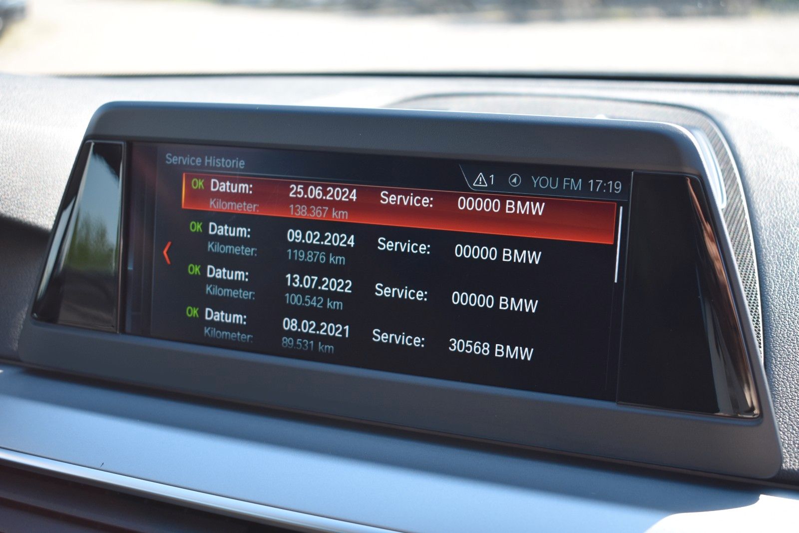 Fahrzeugabbildung BMW 530i Touring xDrive AHK Panorama LED Kamera